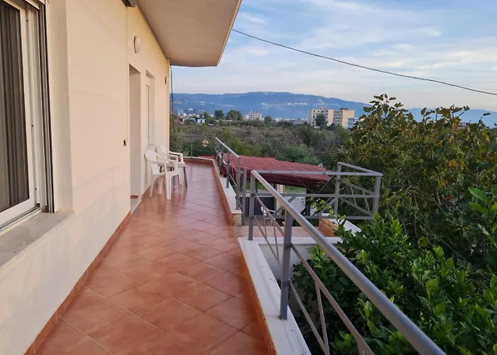 Pomegranate アパート Vlorë