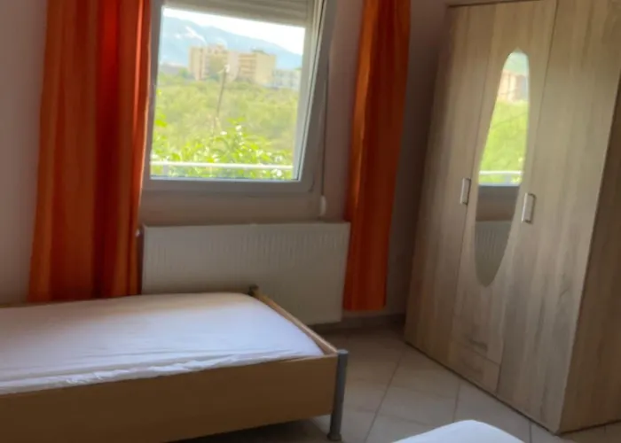 Pomegranate アパート Vlorë